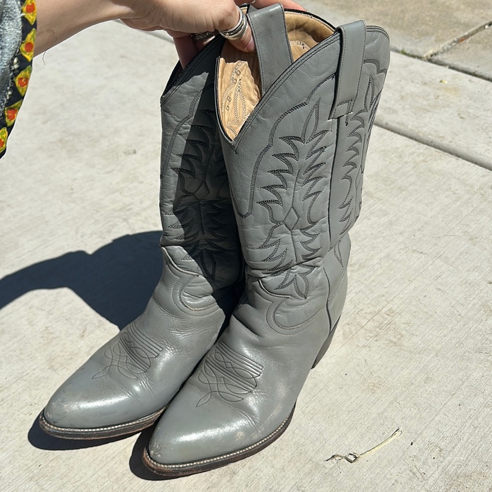 Men’s vintage leather cowboy boots